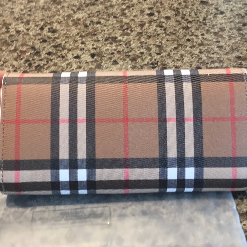 “ SOLD “ NWT Burberry Vintage Check Wallet - Picture 5 of 8